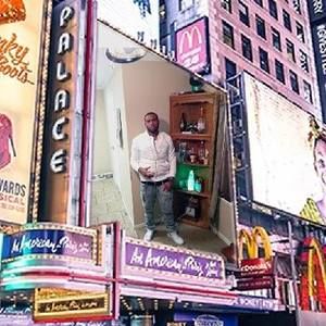 Meet your Posher, Louis